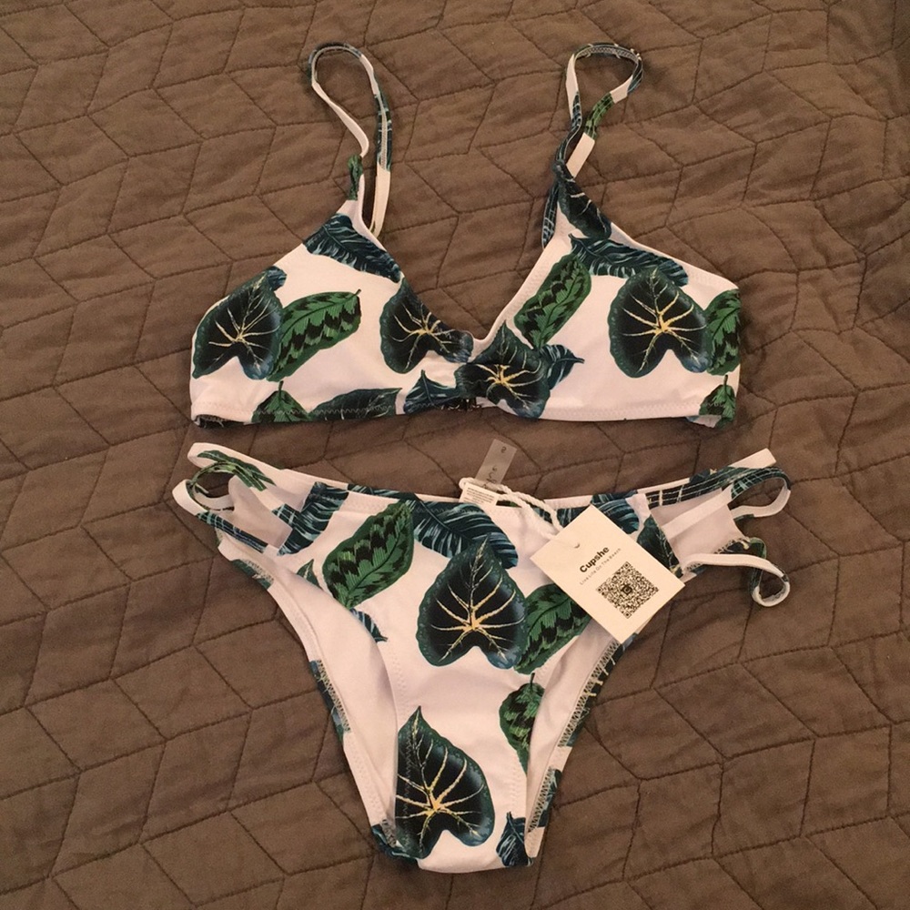 Cupshe bikini - white and green leaves